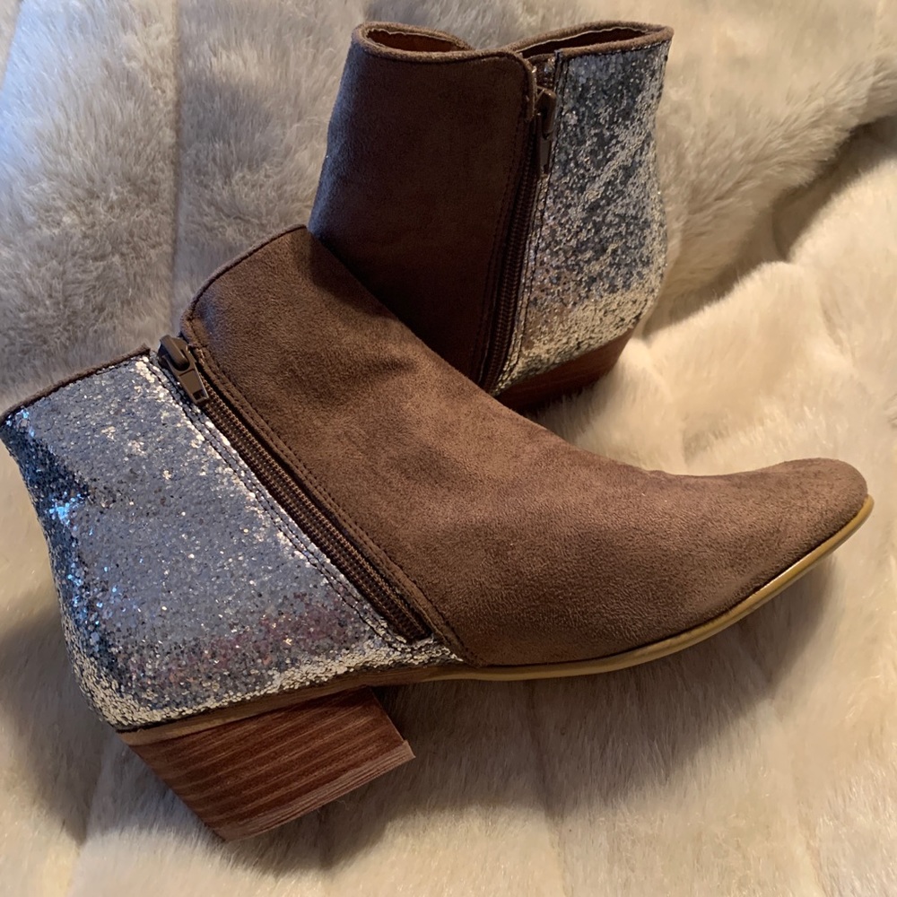 Kelso Dagger booties with sparkles - Picture 1 of 6
